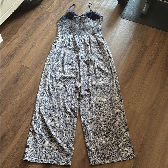 Band of Gypsies Blue and White Patterned Jumpsuit - Picture 4 of 8